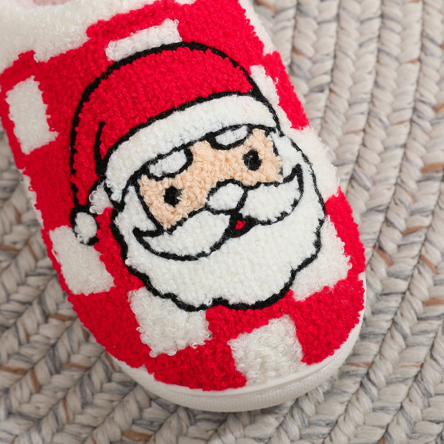 Cozy Christmas Plaid Santa Slippers – Fuzzy, Non-Slip Winter Shoes for Women!