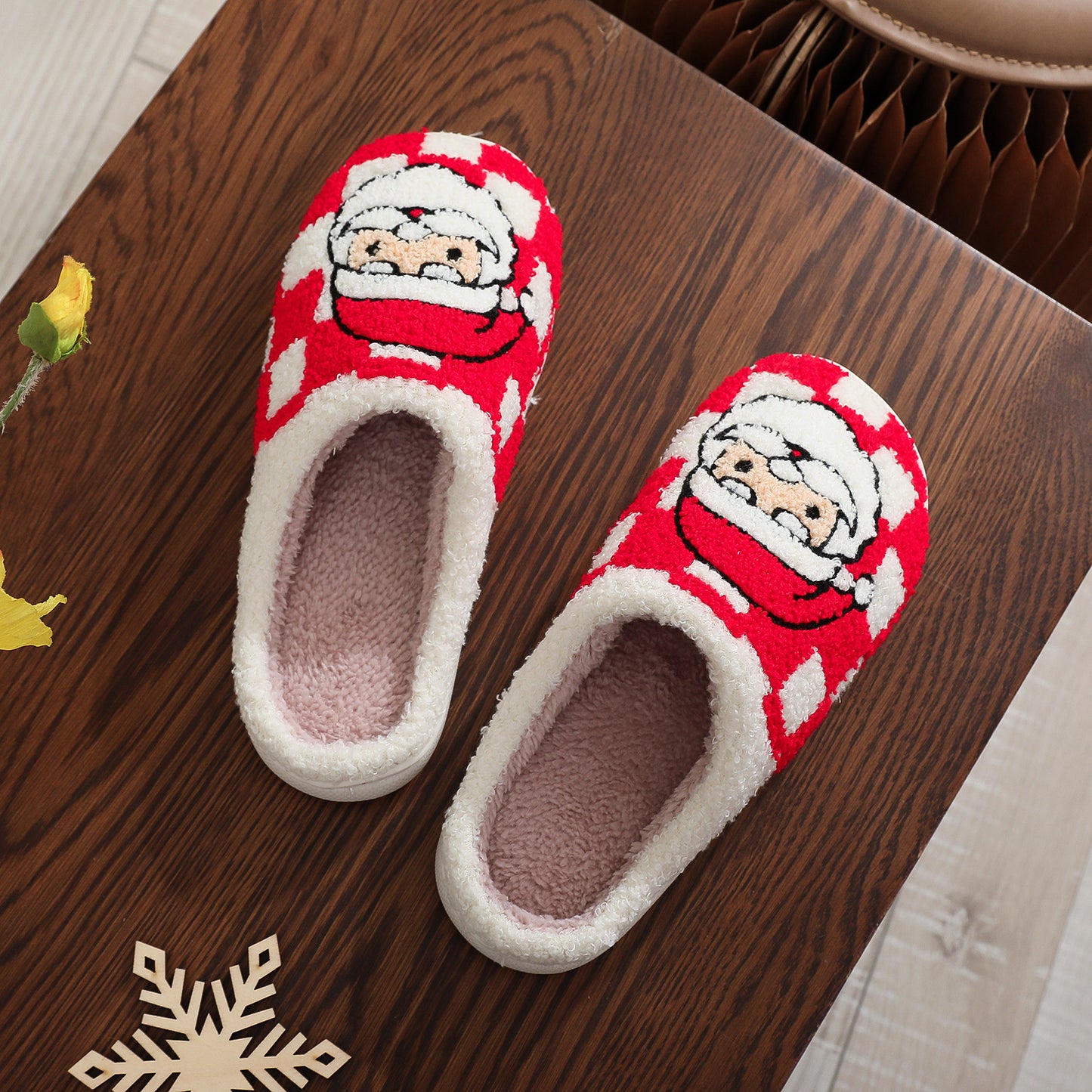 Cozy Christmas Plaid Santa Slippers – Fuzzy, Non-Slip Winter Shoes for Women!